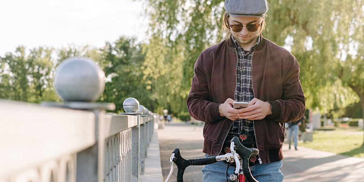 Man on bike applying for car finance